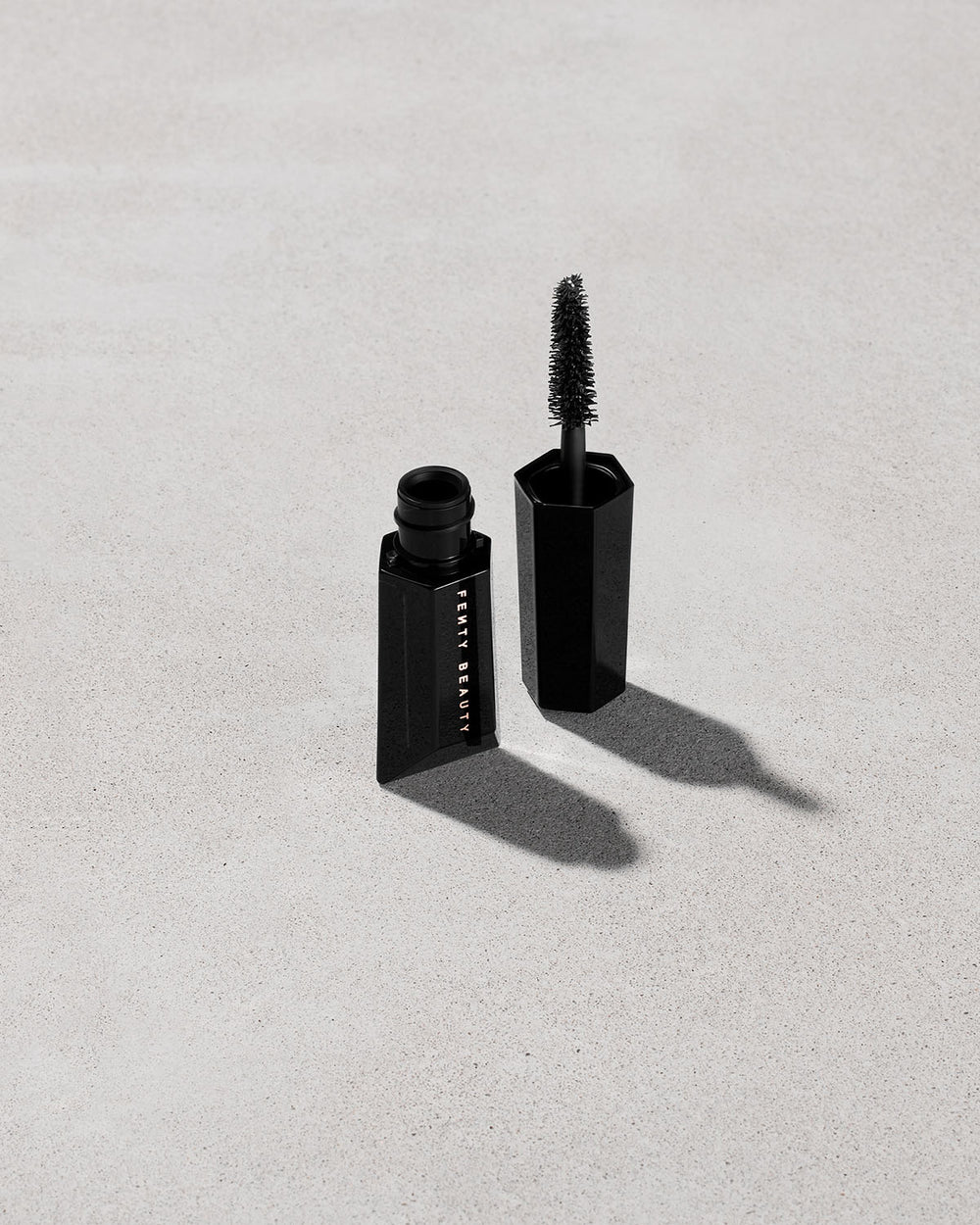 Тушь для ресниц Fenty Beauty Hella Thicc Volumizing Mascara, оттенок Cuz I'm Black