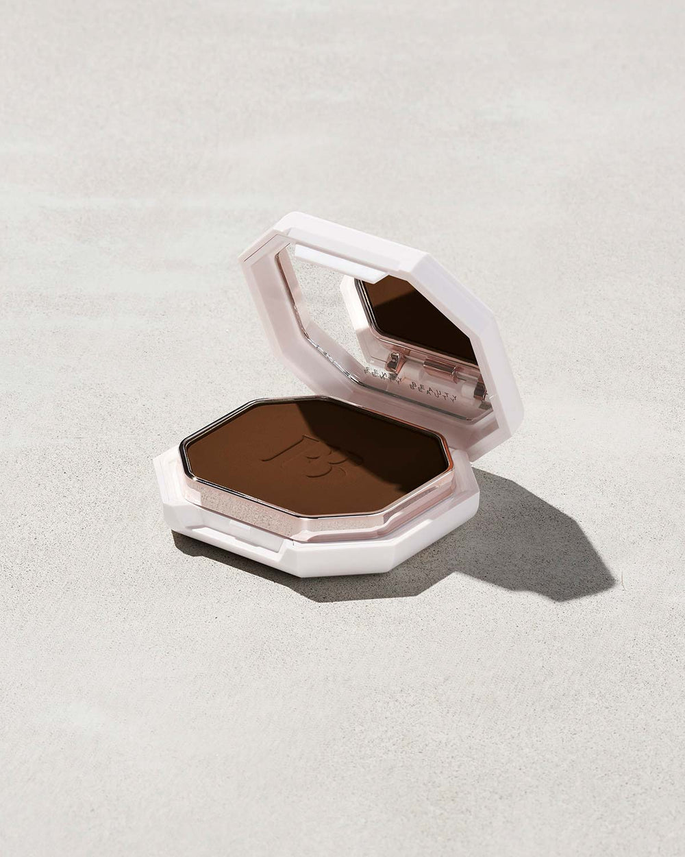 Тональное средство Fenty Beauty Pro Filt'r Soft Matte Powder Foundation, оттенок #490