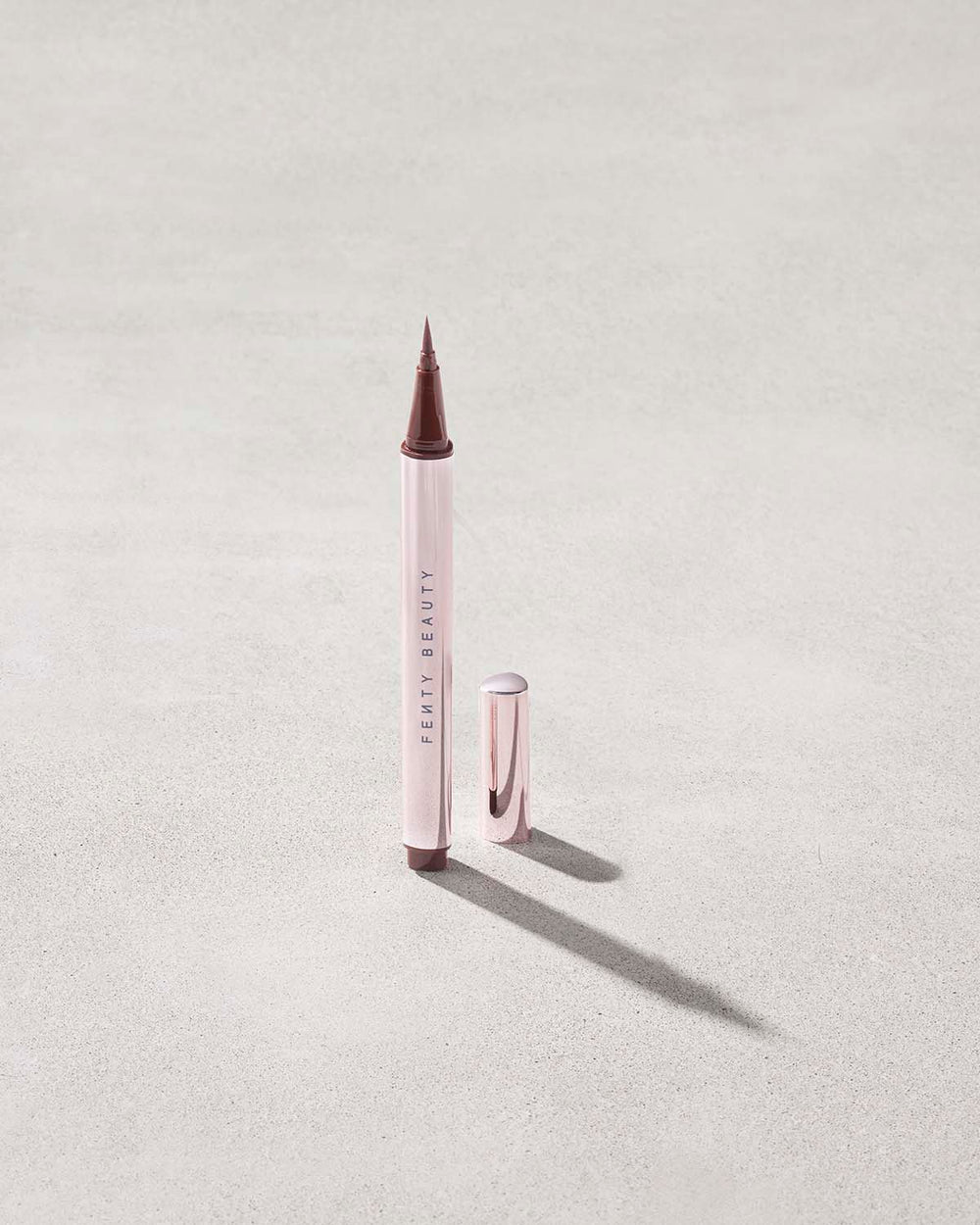 Подводка для глаз Fenty Beauty Flyliner Longwear Liquid Eyeliner, оттенок In Big Truffle