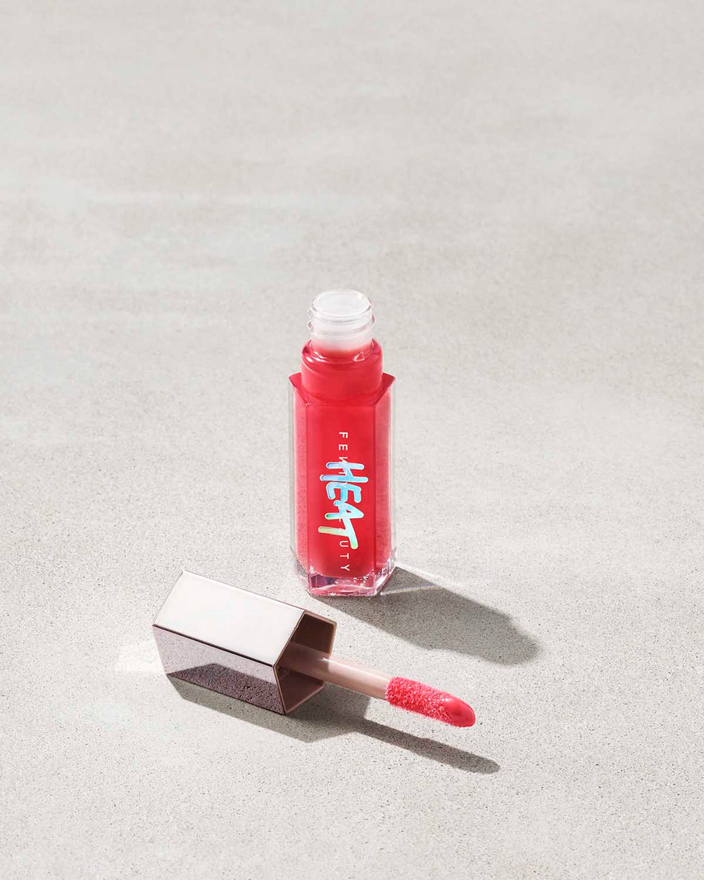 Блеск для губ Fenty Beauty Gloss Bomb Heat Universal Lip Luminizer + Plumper, оттенок Hot Cherry