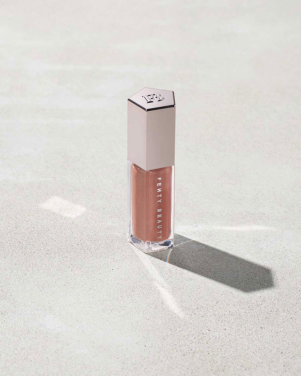 Блеск для губ Fenty Beauty Gloss Bomb Universal Lip Luminizer, оттенок Fenty Glow
