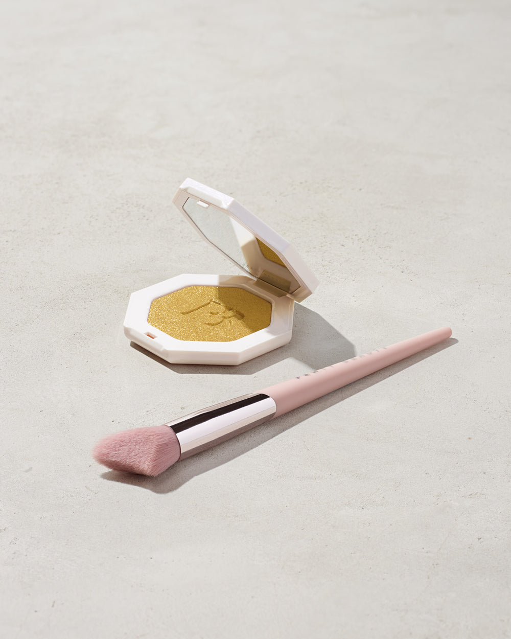 Хайлайтер Fenty Beauty Killawatt Freestyle Highlighter, оттенок Trophy Wife