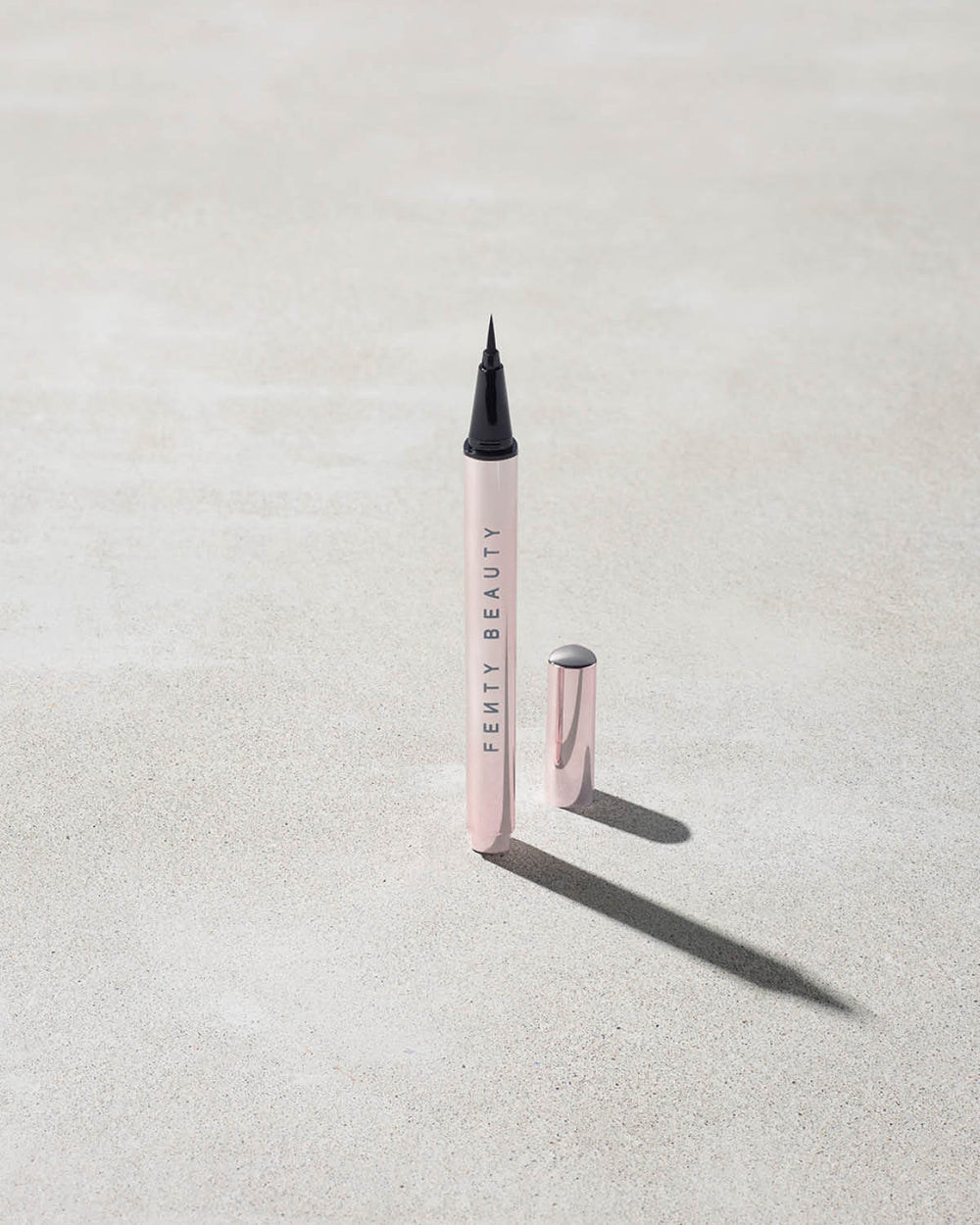 Подводка для глаз Fenty Beauty Flyliner Longwear Liquid Eyeliner, оттенок Cuz I'm Black