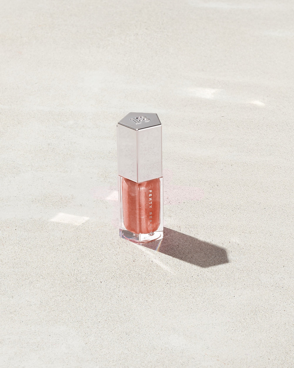 Блеск для губ Fenty Beauty Gloss Bomb Universal Lip Luminizer, оттенок Fenty Glow
