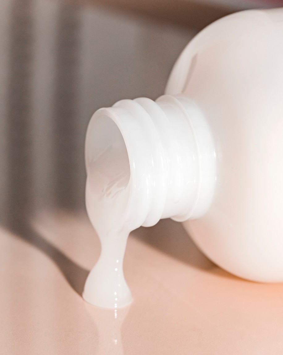 Средство для умывания Glossier Milky Jelly Cleanser
