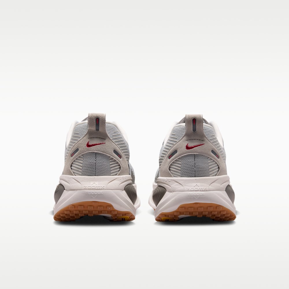 Кроссовки для бега мужские Nike Vomero 18