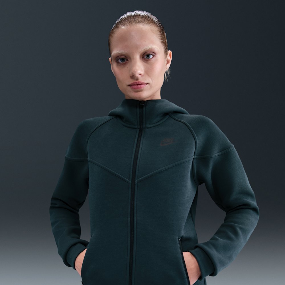 Худи женское Nike Sportswear Tech Fleece Windrunner