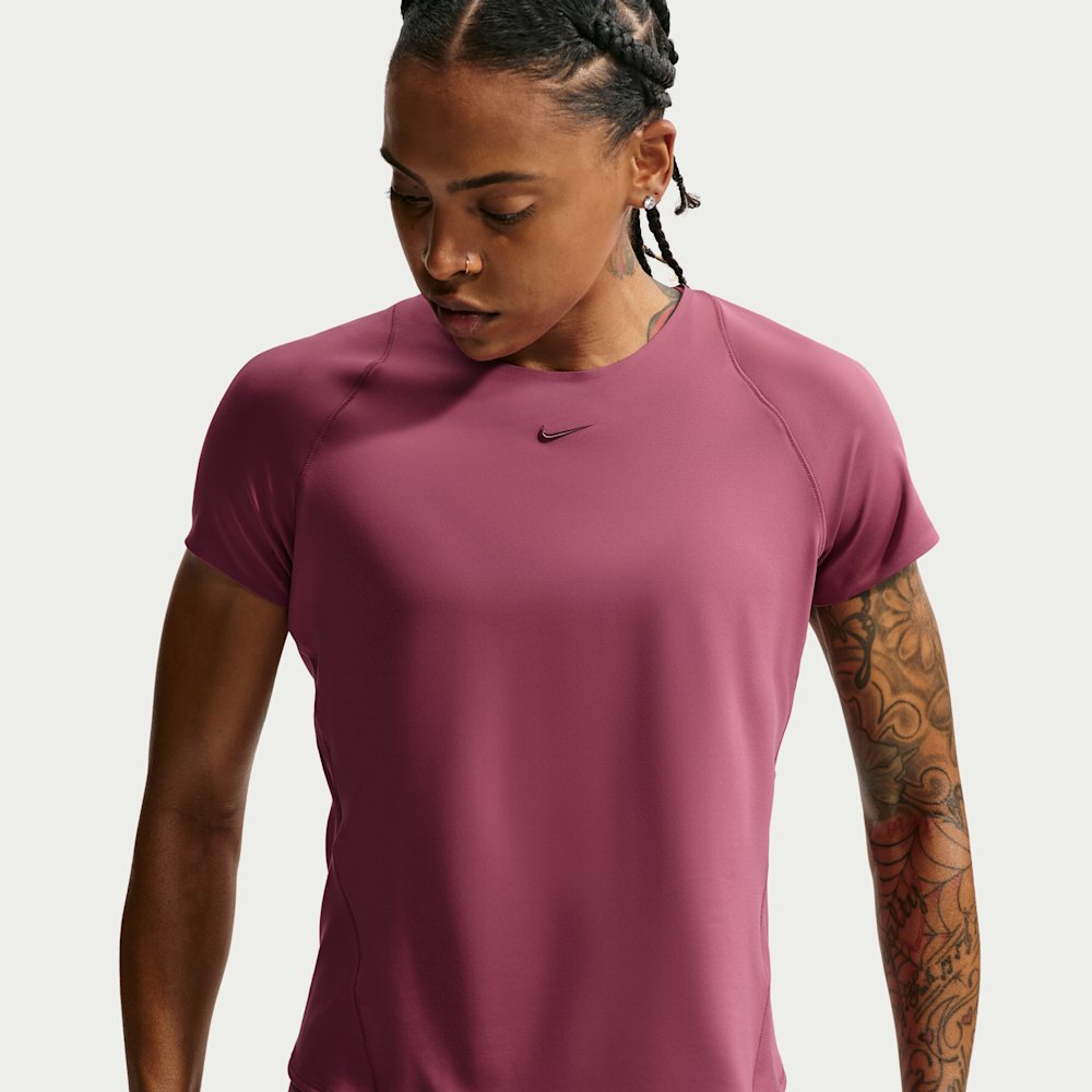 Футболка женская Nike Universa