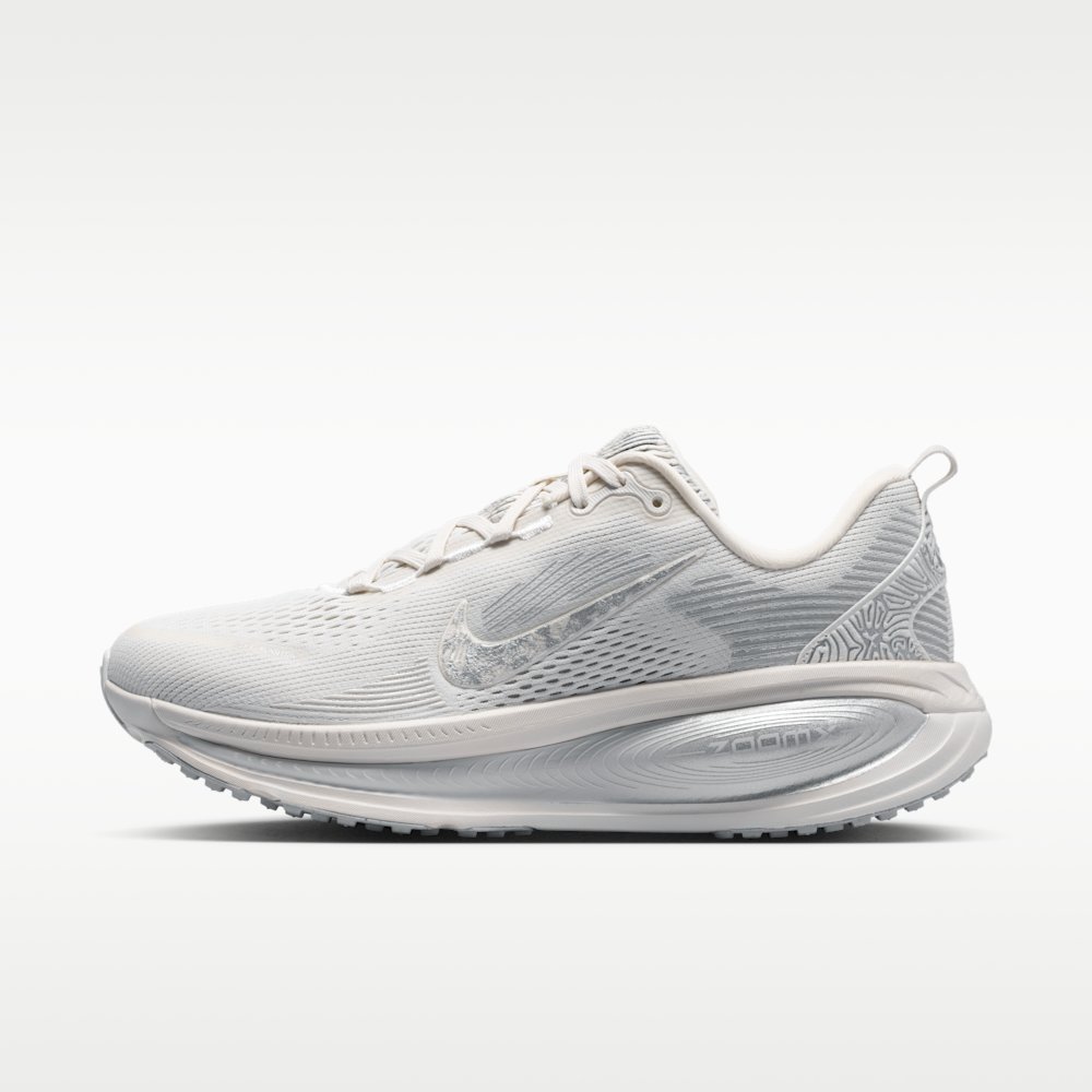 Кроссовки для бега женские Nike Vomero 18 SE