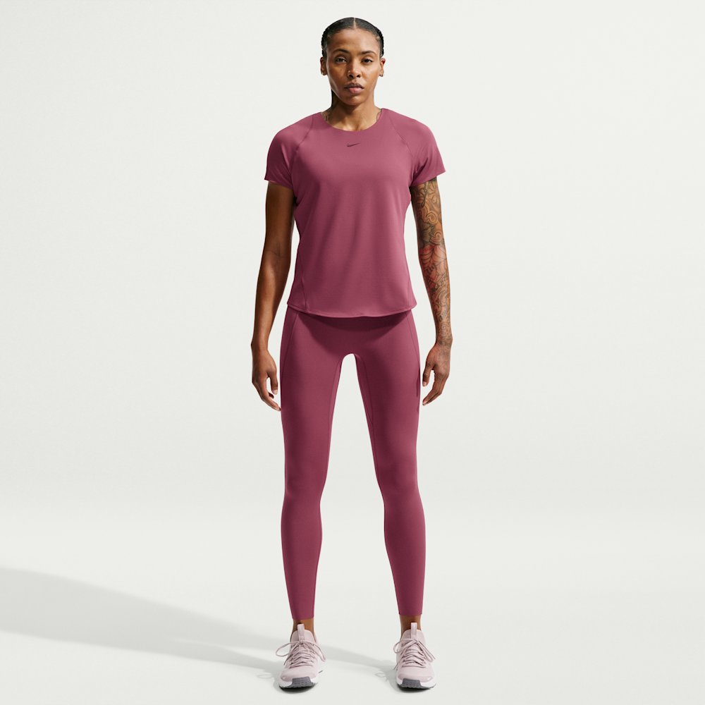 Футболка женская Nike Universa