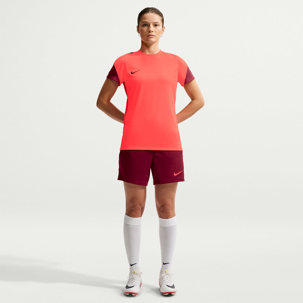 Шорты женские Nike Strike