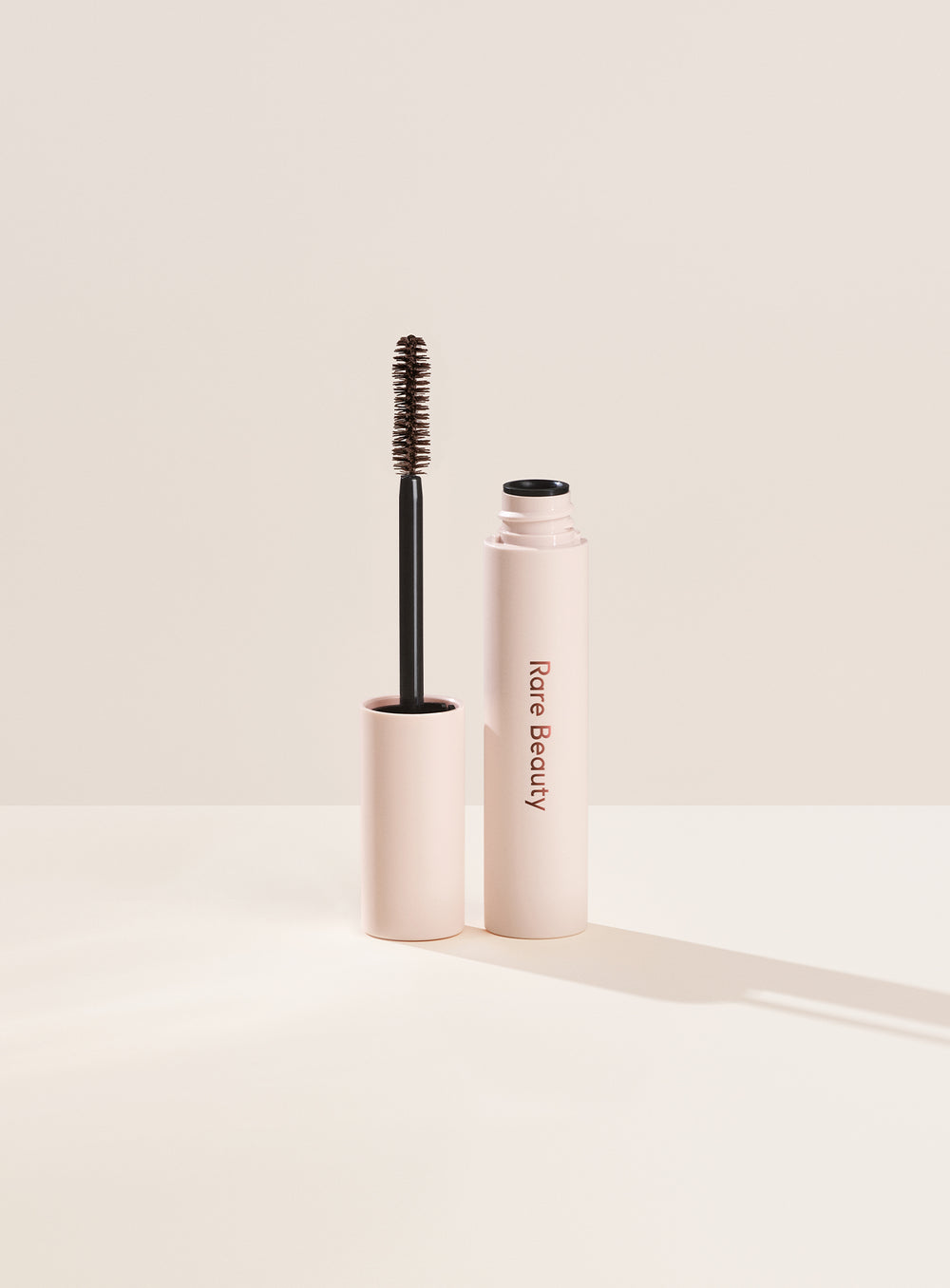 Тушь для ресниц Rare Beauty Perfect Strokes Universal Volumizing Mascara, оттенок Brown